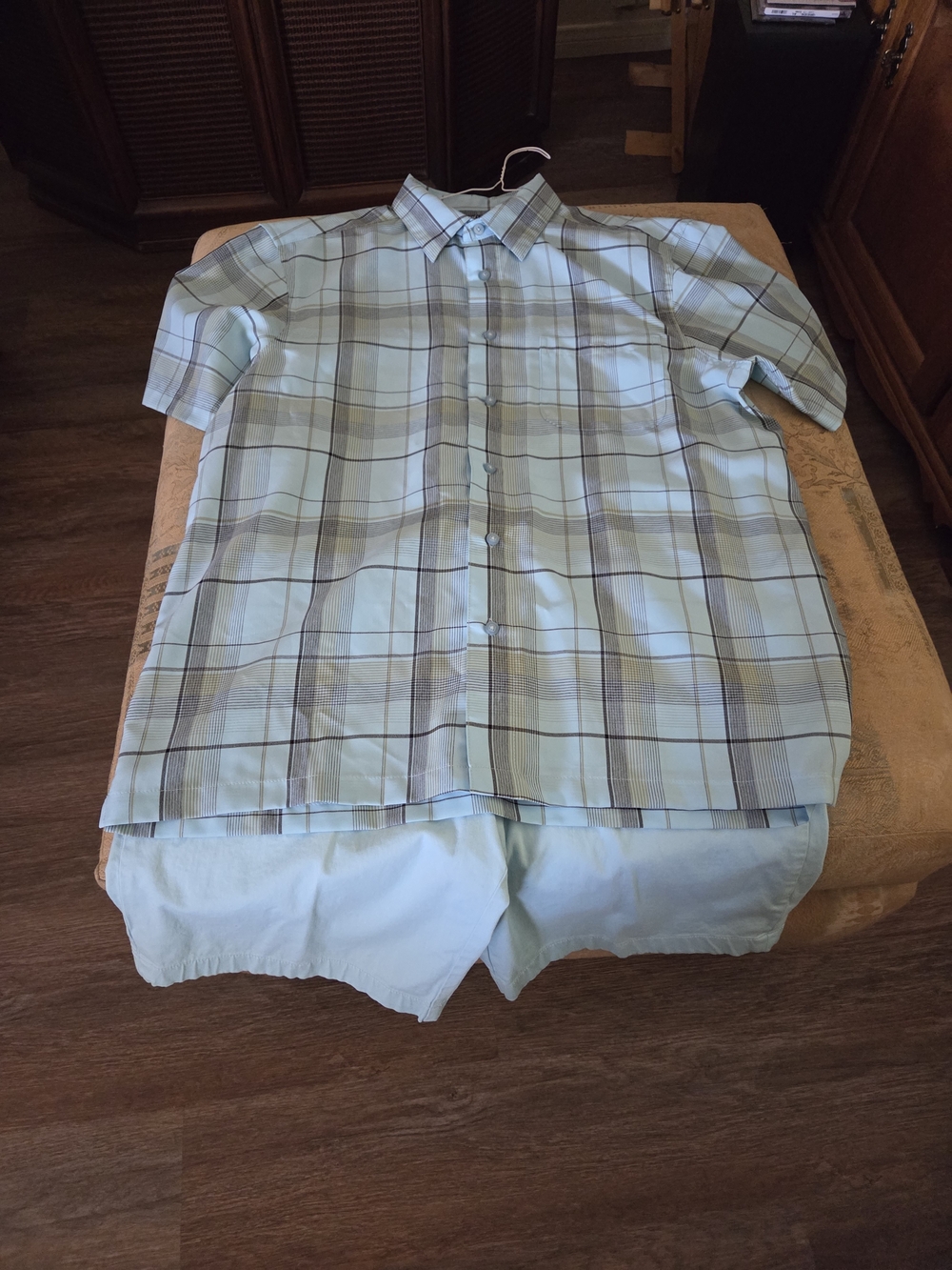Men's Light Blue Plaid Short-Sleeve Button-Up Shirt w/Shorts